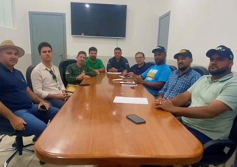 Vereador Chiquinho do Cacau (MDB) apresenta projeto “EmbrioTec Leite” ao prefeito de Governador Jorge Teixeira