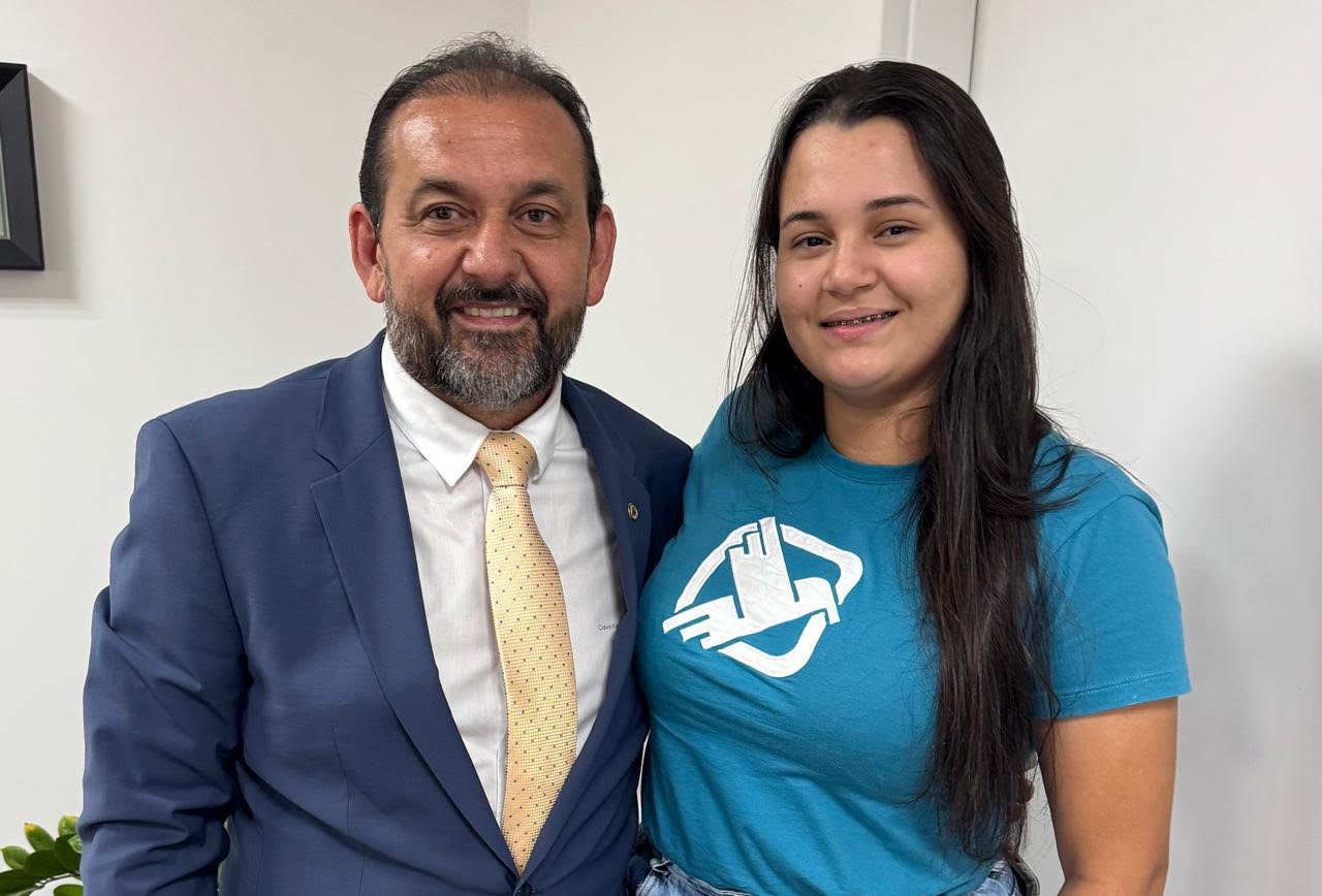 Vereadora Rayana garante R$ 50 mil para climatização da Escola Valdir Alberton, em Cacaulândia