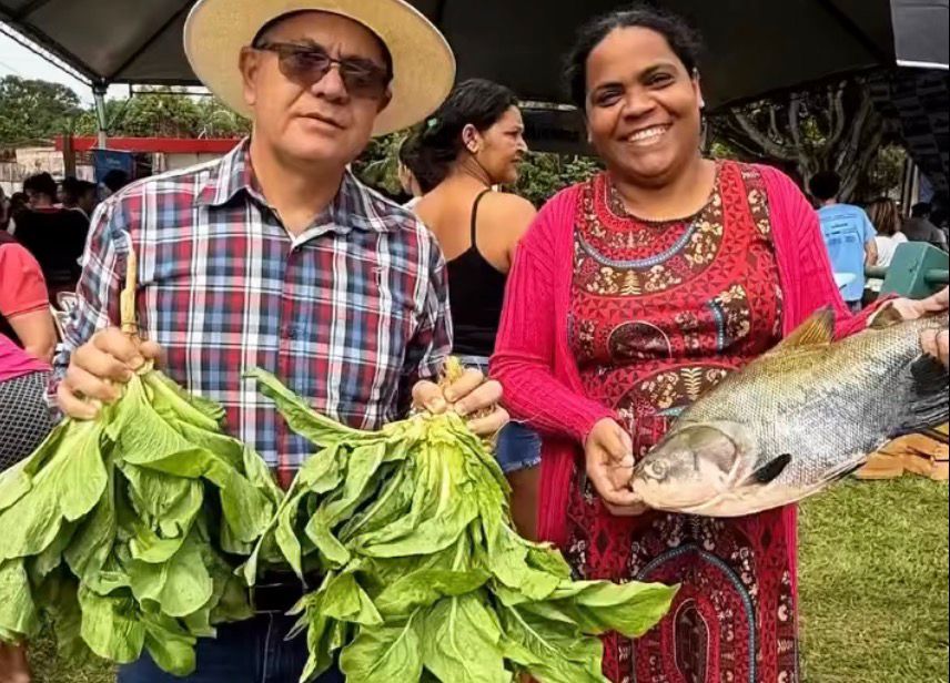 Senador Confúcio Moura garante 3,5 toneladas de alimentos